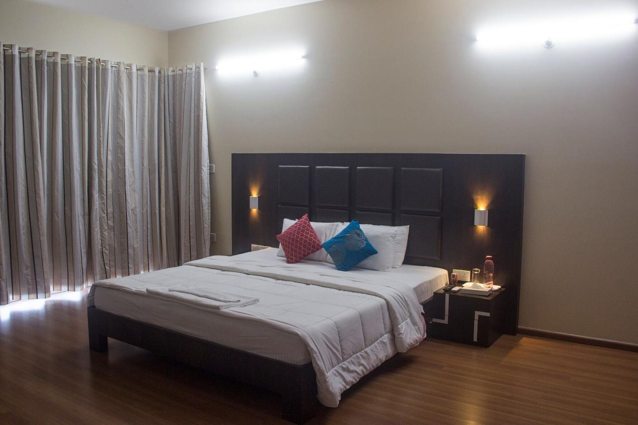 Amanora Park Town Bed & Breakfast Pune Exterior foto